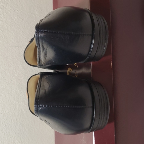 Etienne Aigner Margaret Low-Heel Loafers - Navy Size 5.5 - Picture 4 of 7